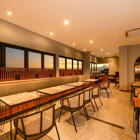 Nata Azana Hotel Solo Surakarta (Solo) Exterior foto