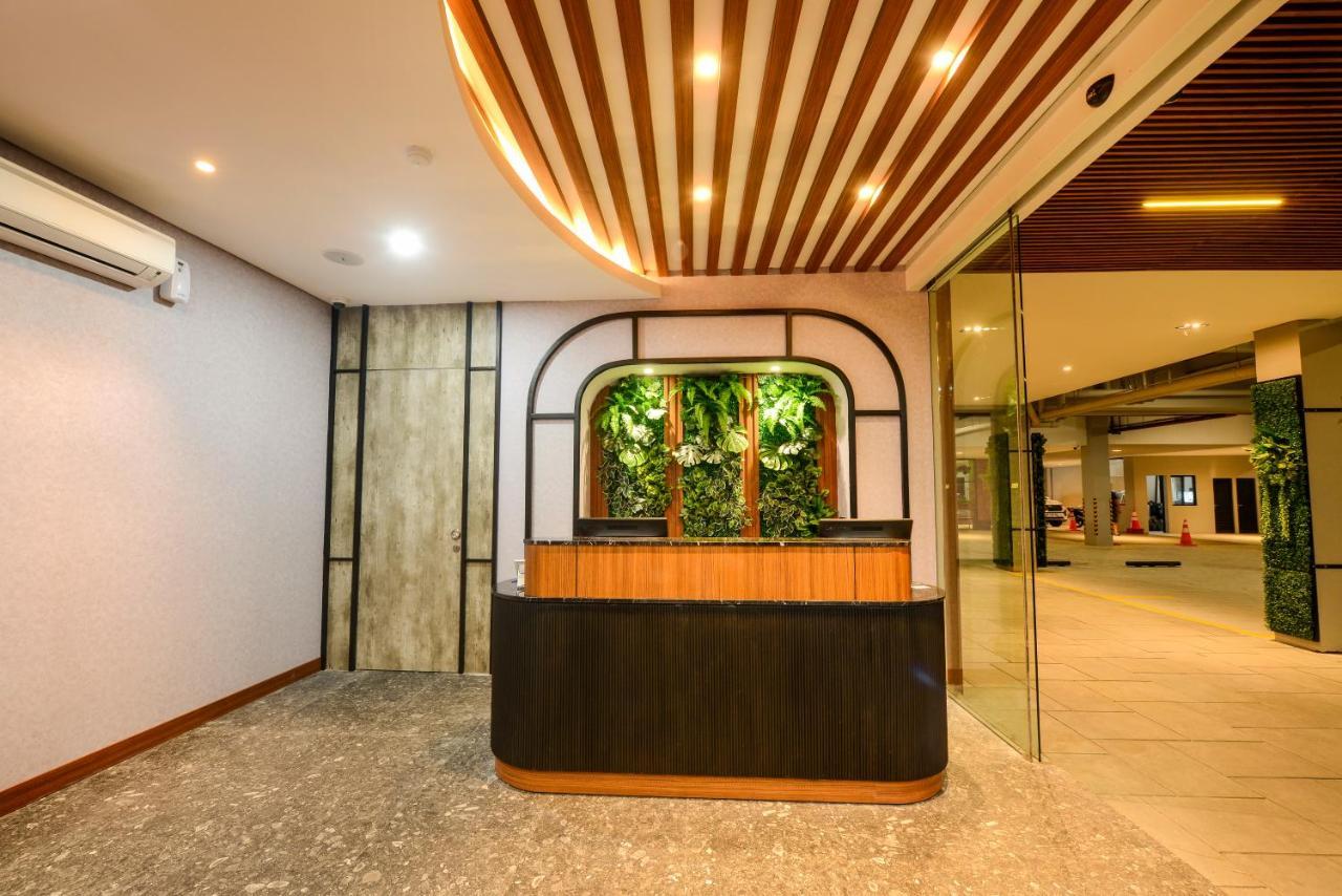 Nata Azana Hotel Solo Surakarta (Solo) Exterior foto