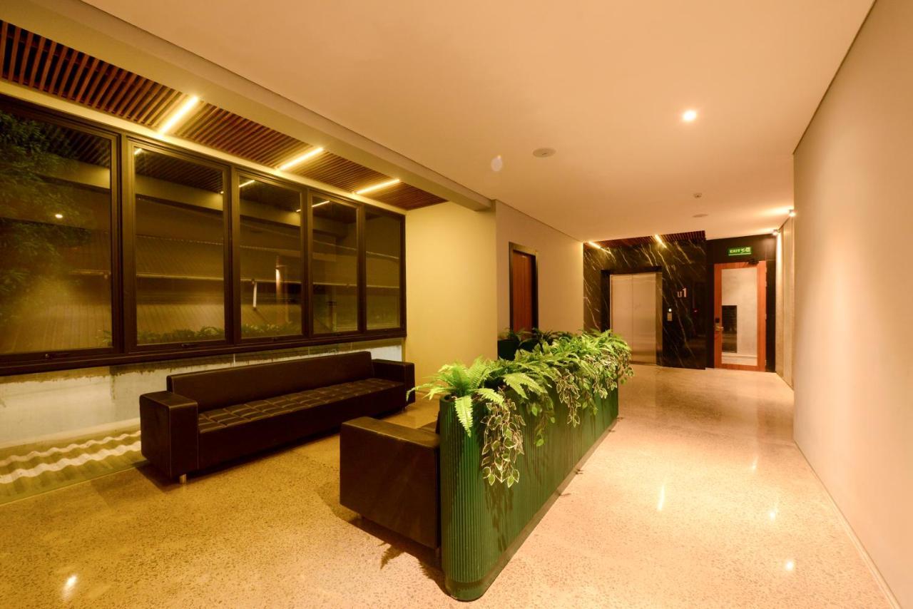 Nata Azana Hotel Solo Surakarta (Solo) Exterior foto