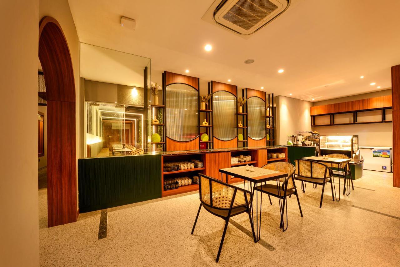 Nata Azana Hotel Solo Surakarta (Solo) Exterior foto