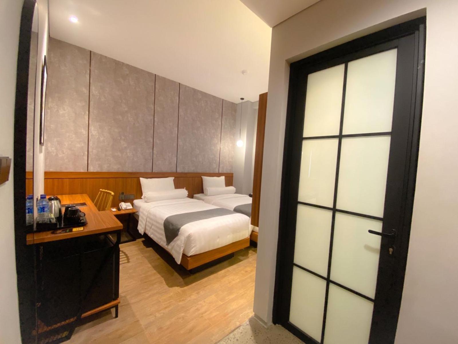 Nata Azana Hotel Solo Surakarta (Solo) Exterior foto