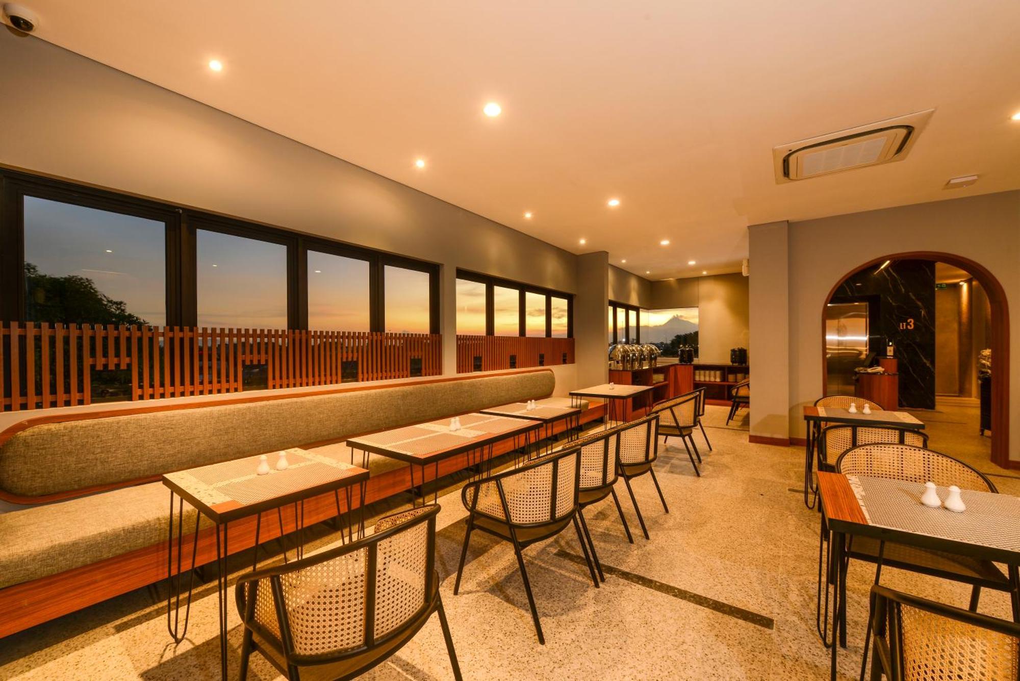 Nata Azana Hotel Solo Surakarta (Solo) Exterior foto